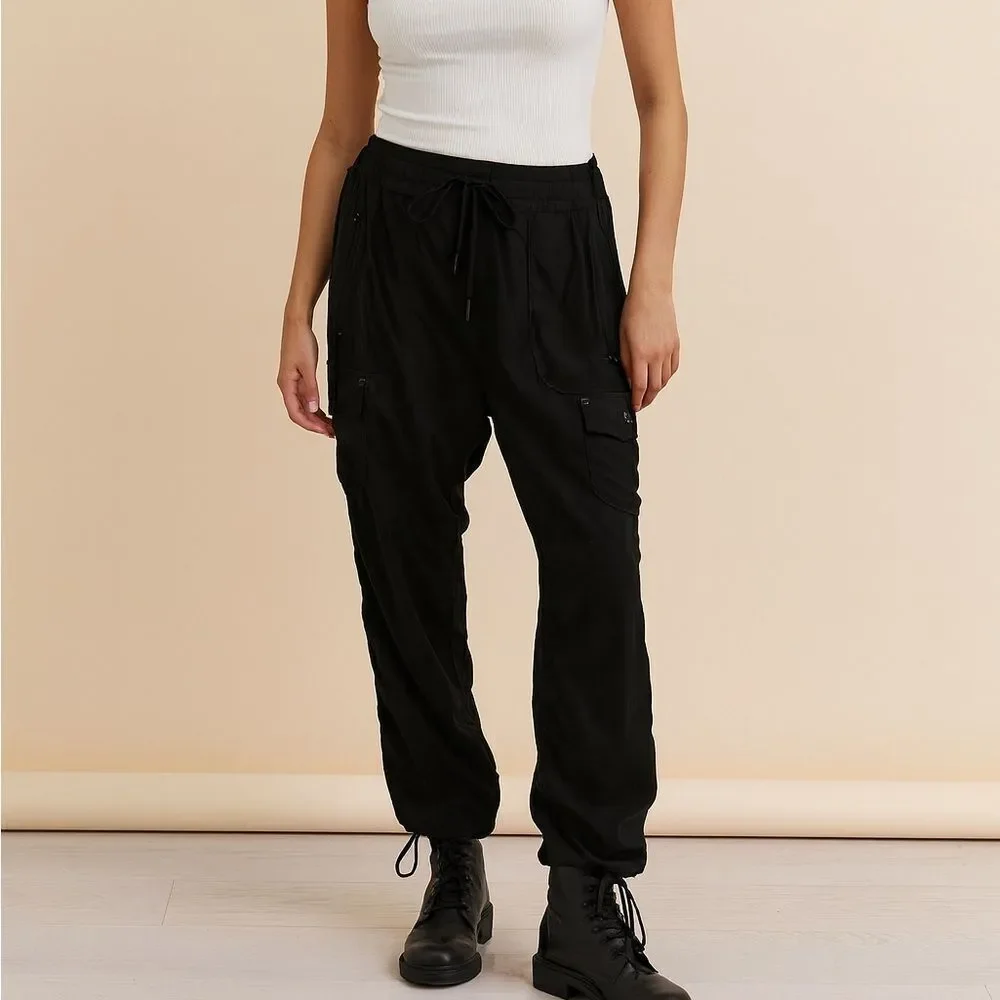 L.L. Bean Women’s Black Cargo Jogger Pants Size LP Nylon Stretch Drawstring